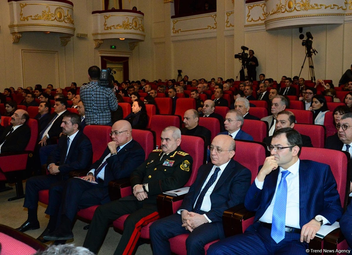 Xocalı soyqırımının ildönümünə həsr olunmuş "Qarabağın səsi" adlı rəsm sərgisi və ədəbi-bədii tədbir keçirilib (FOTO)