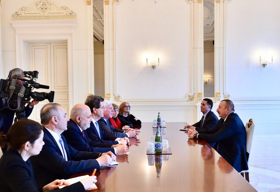 Prezident İlham Əliyev Amerika Yəhudi Komitəsinin prezidentinin başçılıq etdiyi nümayəndə heyətini qəbul edib (FOTO)  (YENİLƏNİB)
