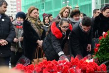Azərbaycan ictimaiyyəti Xocalı soyqırımı qurbanlarının xatirəsini yad edir (FOTO)