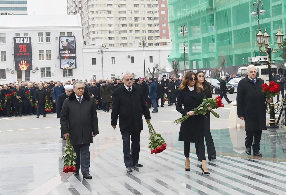 Prezident İlham Əliyev və birinci xanım Mehriban Əliyeva Xocalı soyqırımı qurbanlarının xatirəsini anım mərasimində iştirak ediblər (YENİLƏNİB) (FOTO)
