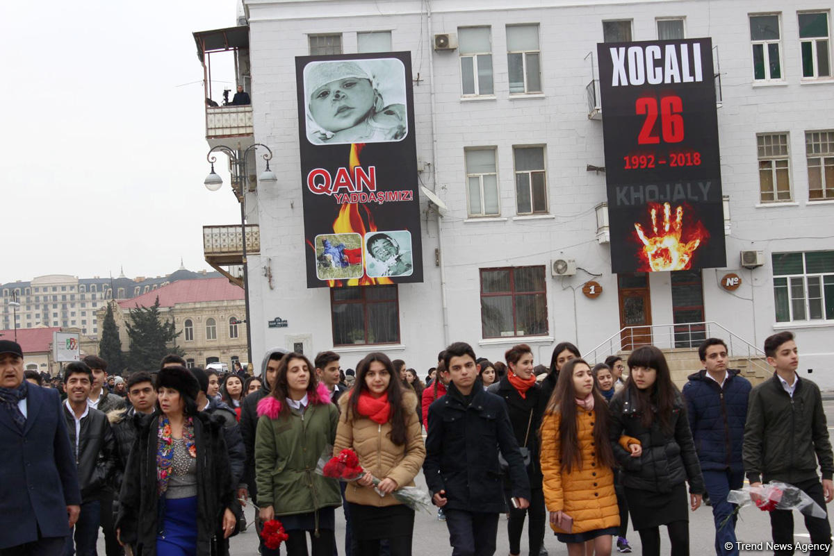 Azərbaycan ictimaiyyəti Xocalı soyqırımı qurbanlarının xatirəsini yad edir (FOTO)