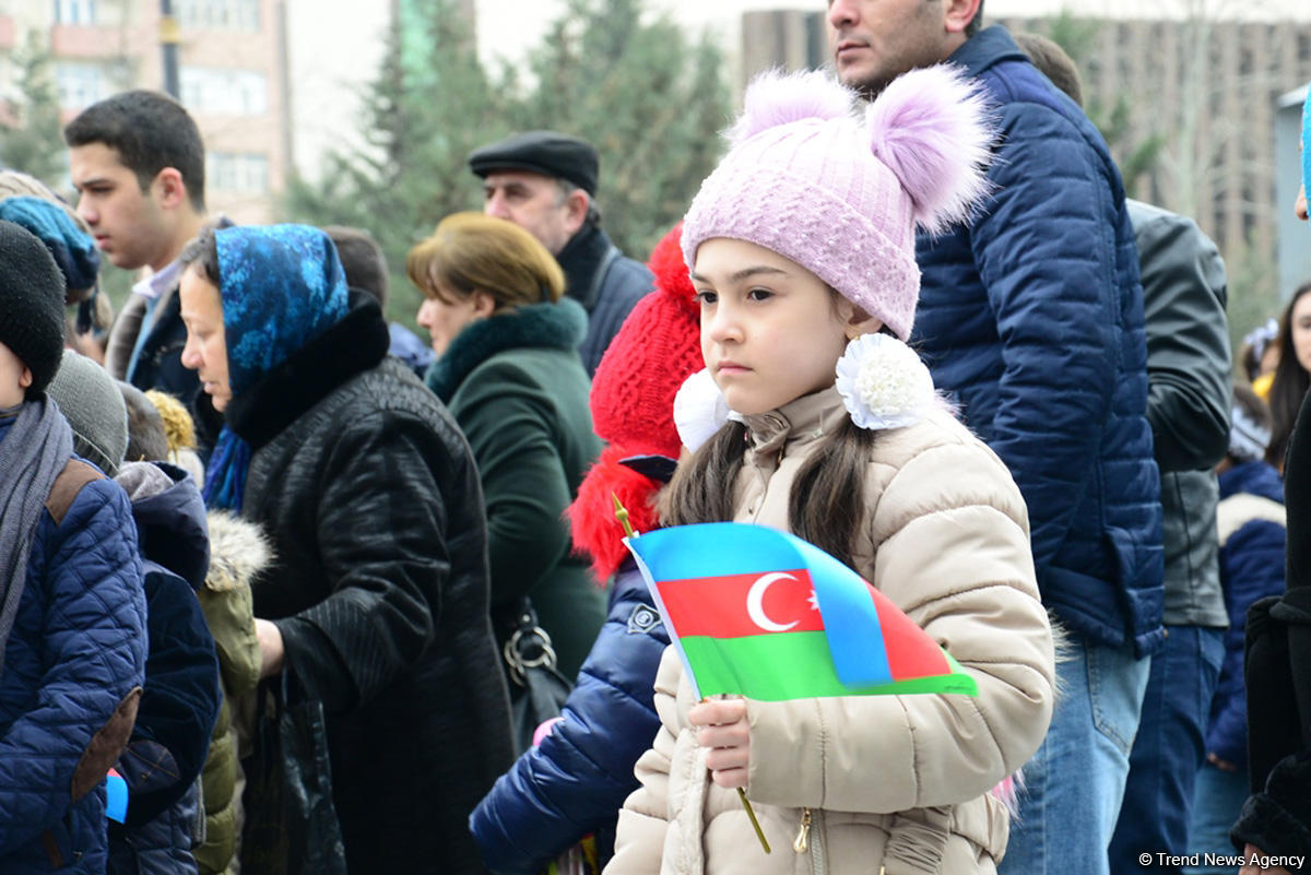 Azərbaycan ictimaiyyəti Xocalı soyqırımı qurbanlarının xatirəsini yad edir (FOTO)