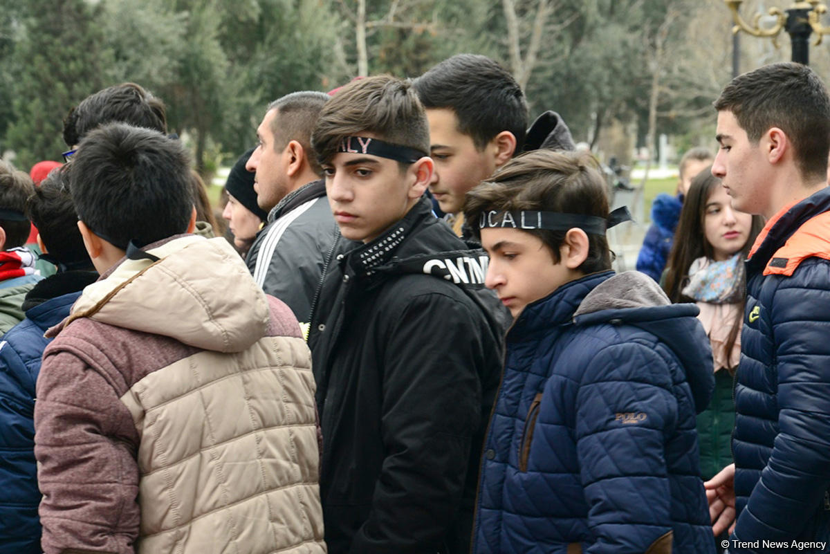 Azərbaycan ictimaiyyəti Xocalı soyqırımı qurbanlarının xatirəsini yad edir (FOTO)