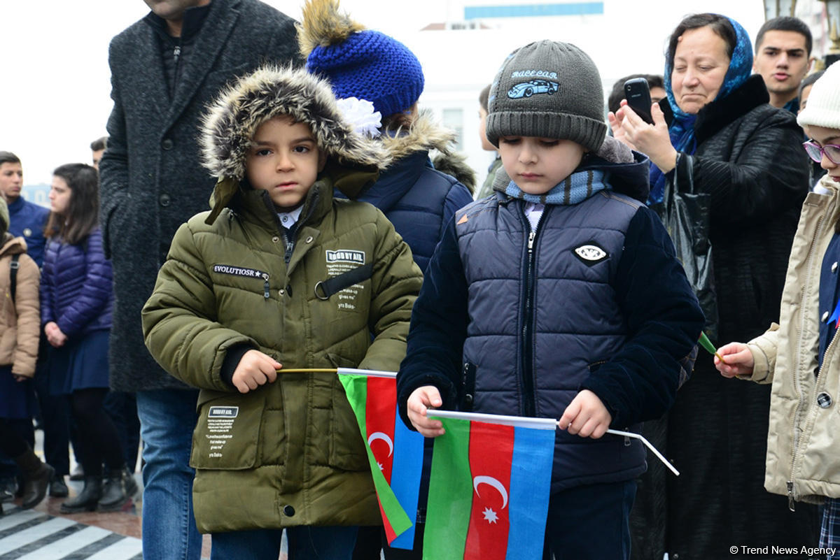 Azərbaycan ictimaiyyəti Xocalı soyqırımı qurbanlarının xatirəsini yad edir (FOTO)