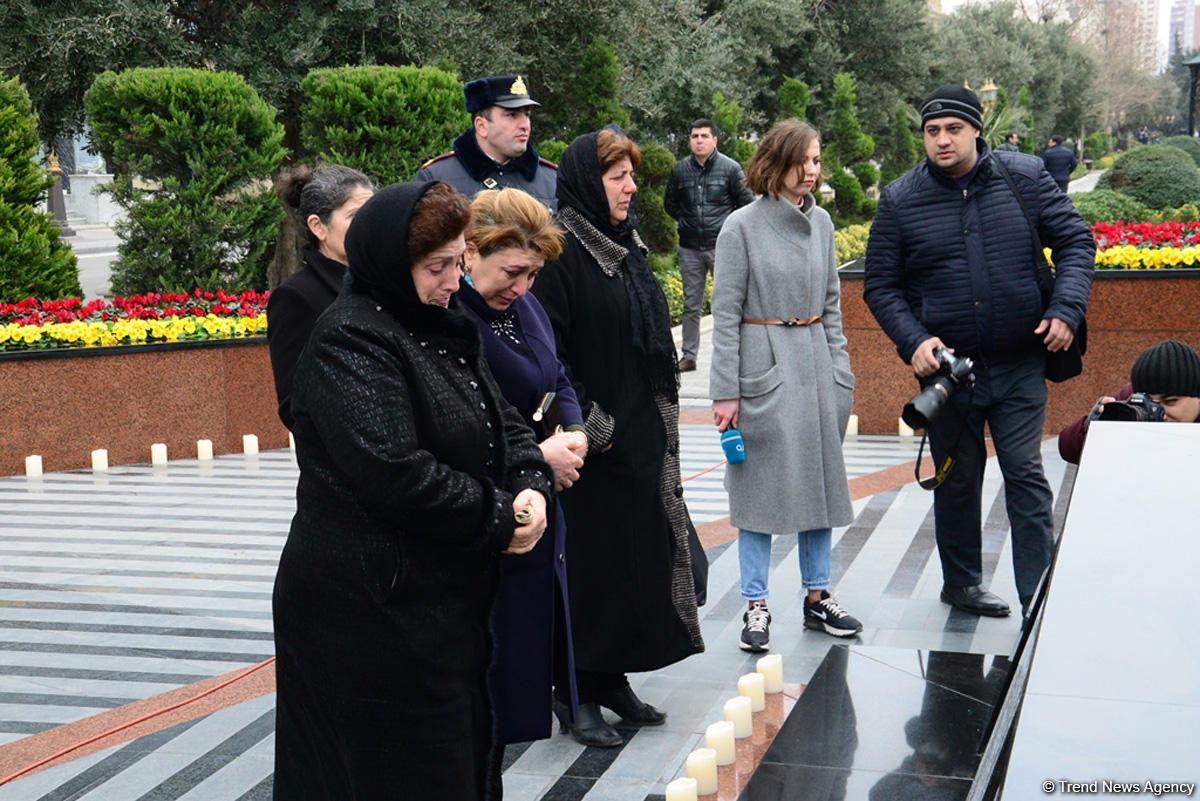 Azərbaycan ictimaiyyəti Xocalı soyqırımı qurbanlarının xatirəsini yad edir (FOTO)