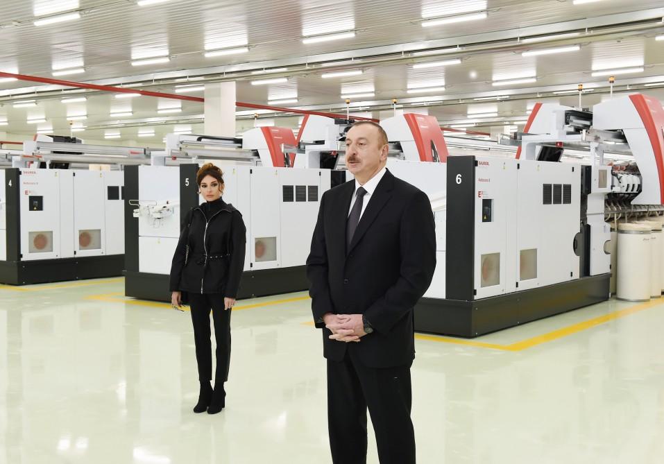 Prezident İlham Əliyev və xanımı Mehriban Əliyeva “Mingəçevir Tekstil” MMC-nin iplik istehsalı üzrə iki müəssisəsinin açılışında iştirak ediblər (YENİLƏNİB) (FOTO)