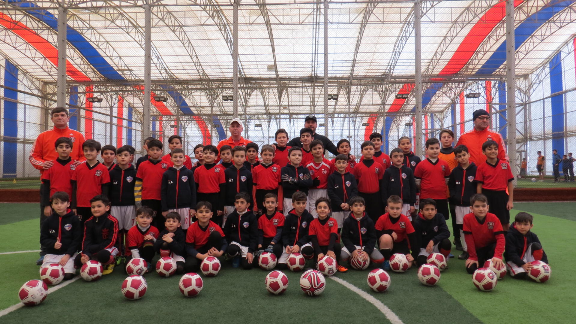 Azfar Futbol məktəbinin sıralarına hər gün yeni yetirmələr qoşulmaqdadır (FOTO/VİDEO)