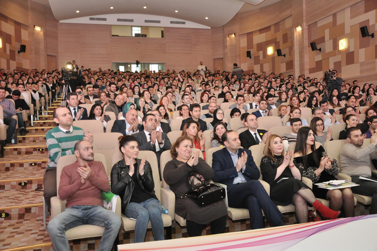 KarnegiKlub 650 nəfərlik bayram treninqi keçirib (FOTO)