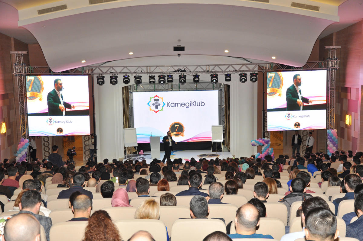 KarnegiKlub 650 nəfərlik bayram treninqi keçirib (FOTO)