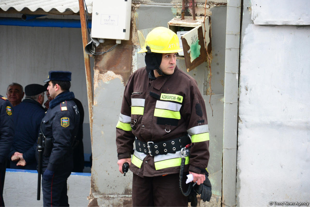 Respublika Narkoloji Mərkəzində yanğın söndürülüb (YENİLƏNİB) (FOTO)