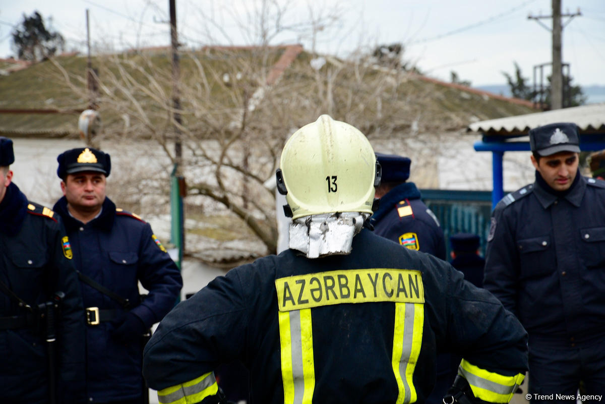 Respublika Narkoloji Mərkəzində yanğın söndürülüb (YENİLƏNİB) (FOTO)
