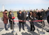 Leyla Əliyeva Dənizkənarı Milli Parkın yeni bulvar hissəsində qurulmuş idman meydançasının açılış mərasimində iştirak edib (FOTO)