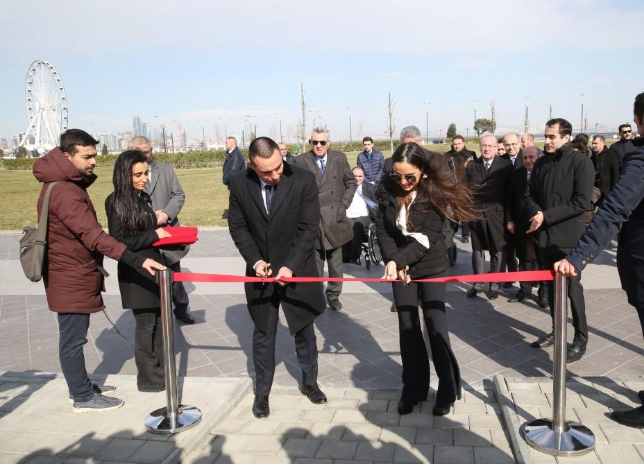 Leyla Əliyeva Dənizkənarı Milli Parkın yeni bulvar hissəsində qurulmuş idman meydançasının açılış mərasimində iştirak edib (FOTO)