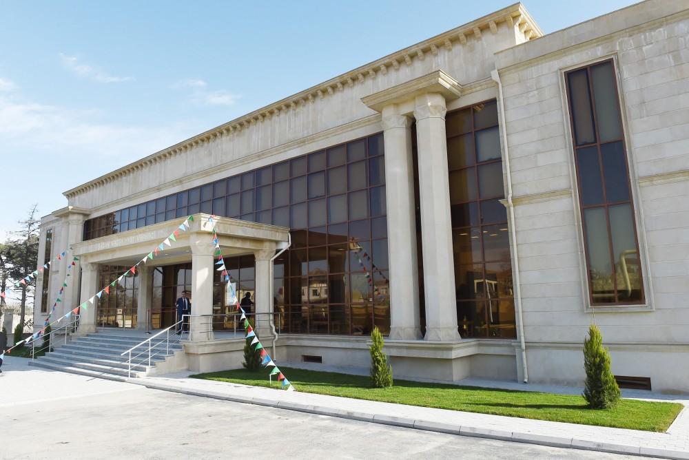 Birinci vitse-prezident Mehriban Əliyeva Şağan qəsəbəsində yeni inşa edilən Mədəniyyət Mərkəzinin açılışında iştirak edib (FOTO)