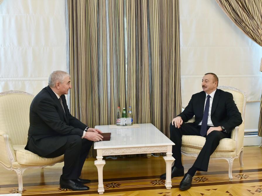 İlham Əliyev: Prezident seçkiləri şəffaf, ədalətli keçiriləcək və Azərbaycan xalqının iradəsini əks etdirəcək (FOTO) (YENİLƏNİB)