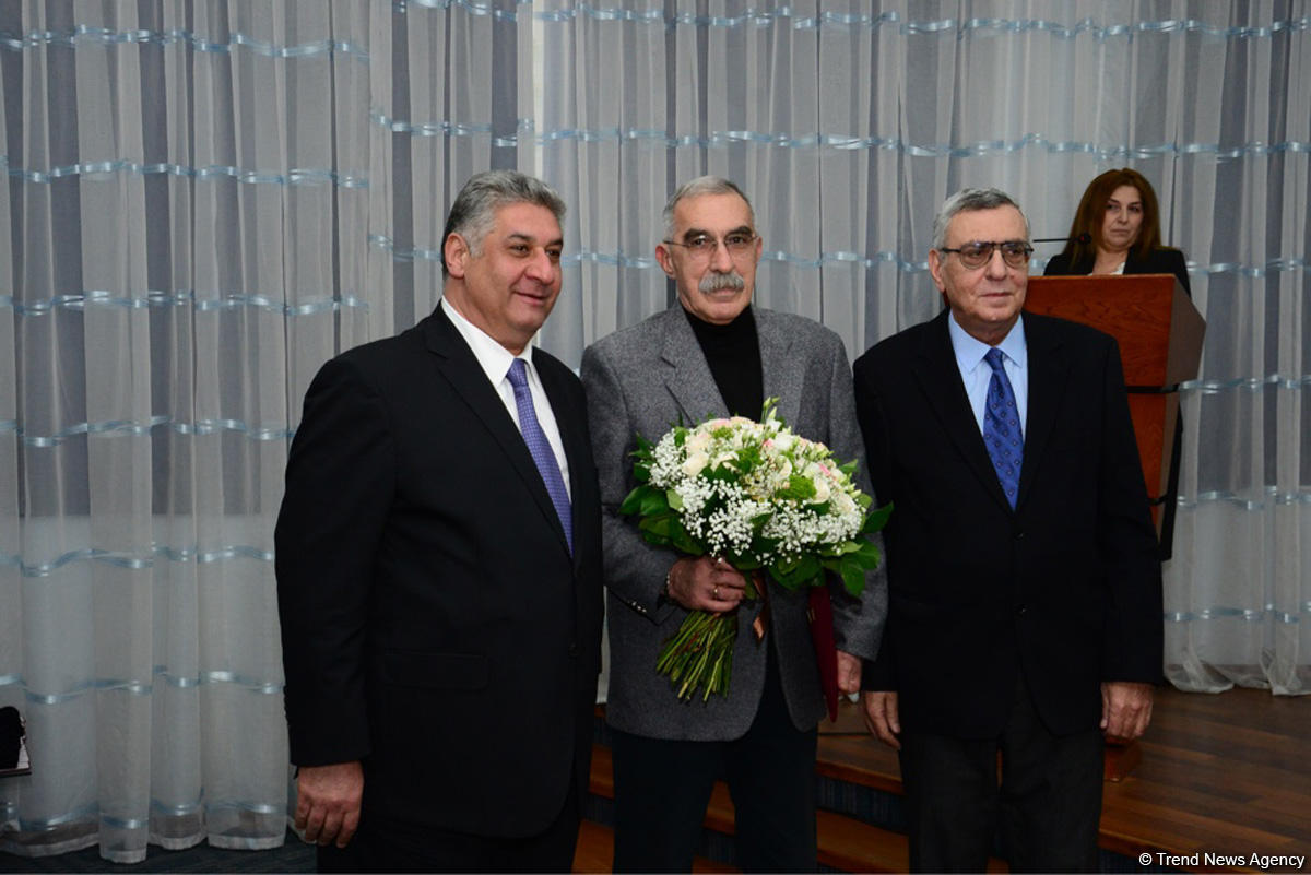 Bədən tərbiyəsi və idman günü ilə bağlı təltifetmə mərasimi keçirilib (FOTO)
