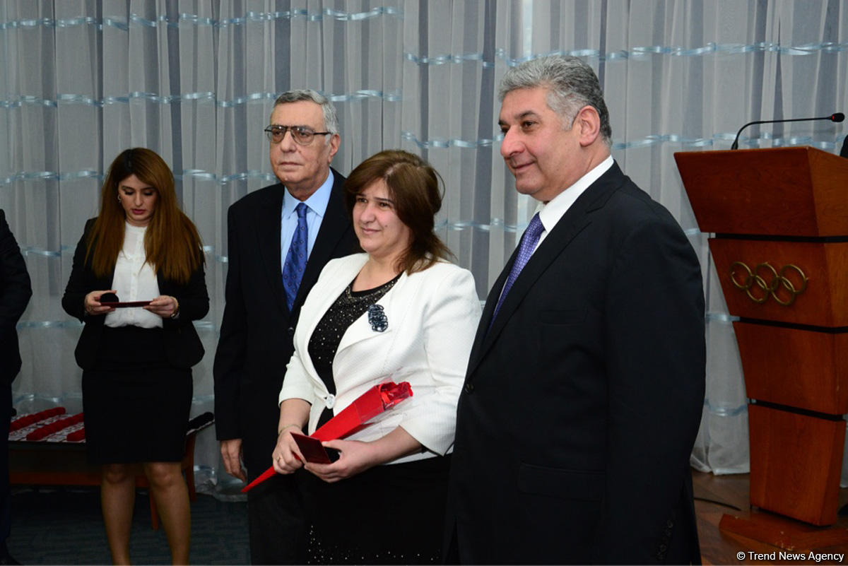 Bədən tərbiyəsi və idman günü ilə bağlı təltifetmə mərasimi keçirilib (FOTO)