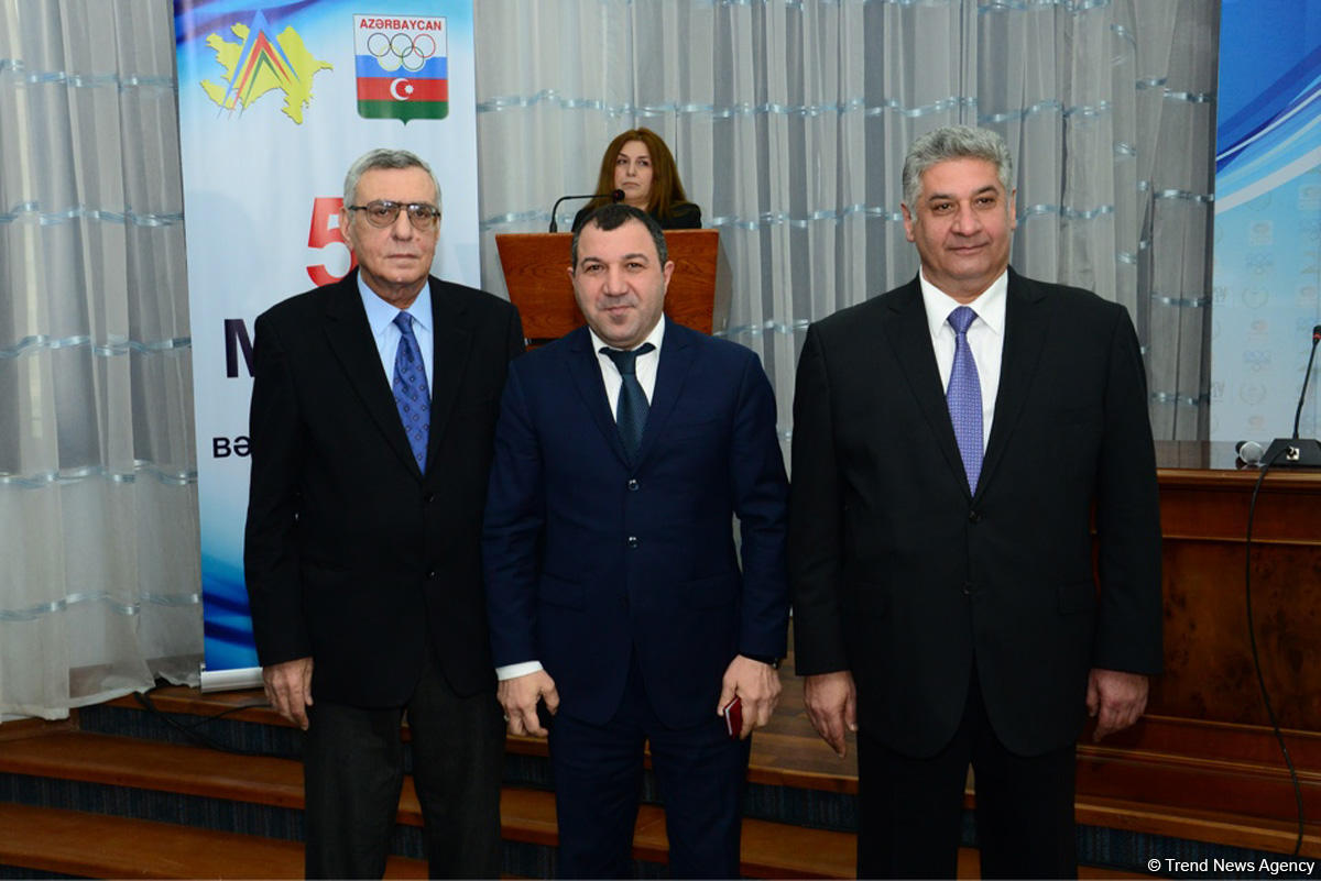 Bədən tərbiyəsi və idman günü ilə bağlı təltifetmə mərasimi keçirilib (FOTO)