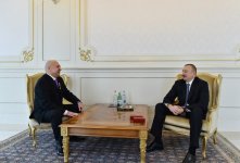 Prezident İlham Əliyev Moskva Akademik Satira Teatrının direktoru Məmmədəli Ağayevə “Dostluq” ordenini təqdim edib (FOTO) (YENİLƏNİB)