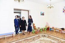 Birinci vitse-prezident Mehriban Əliyeva Maştağada sanatoriya tipli körpələr evi-uşaq bağçasının yeni binasının açılışında iştirak edib (FOTO)