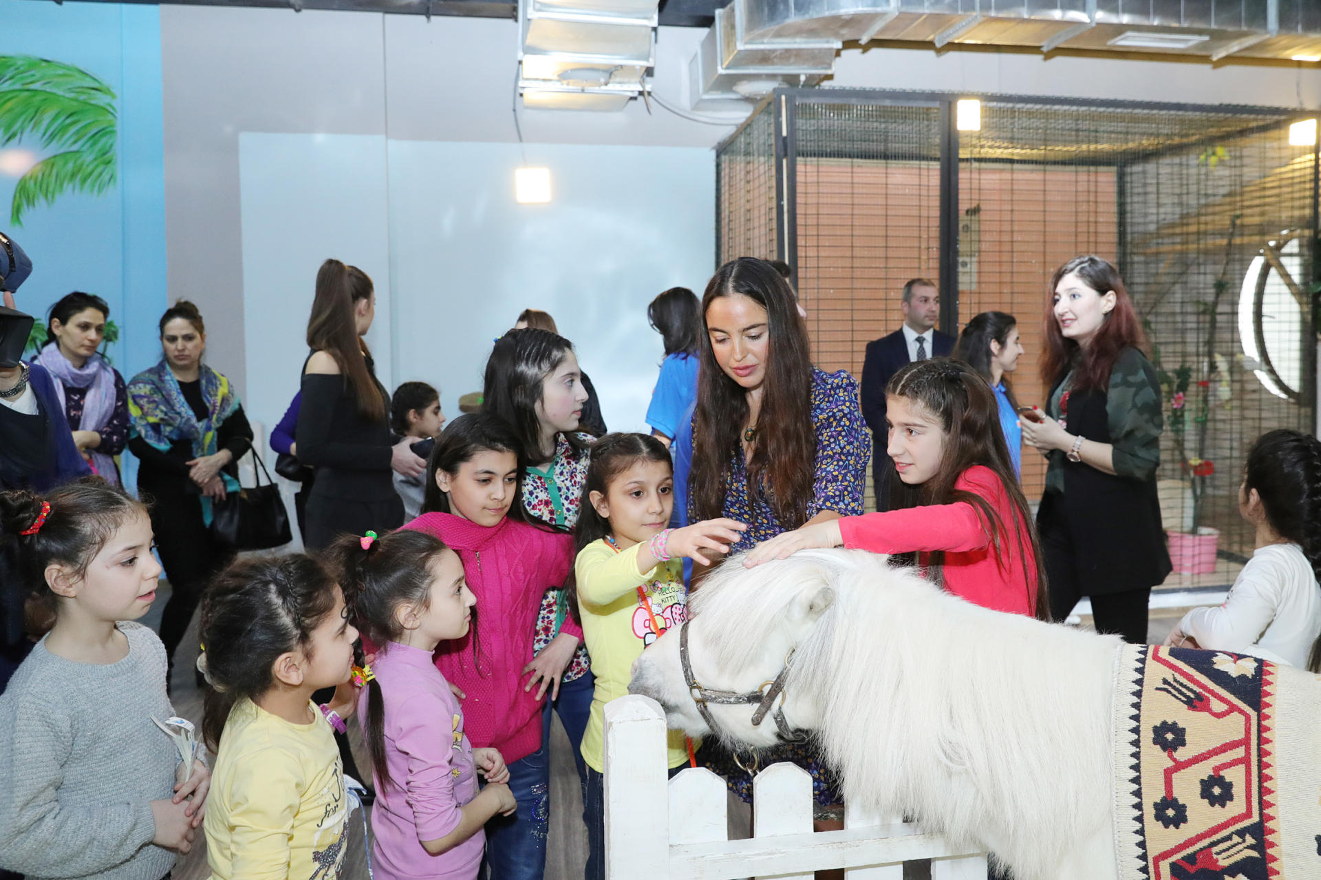 Leyla Əliyeva Heydər Əliyev Fondunun uşaqlar üçün təşkil etdiyi tədbirdə iştirak edib (FOTO)