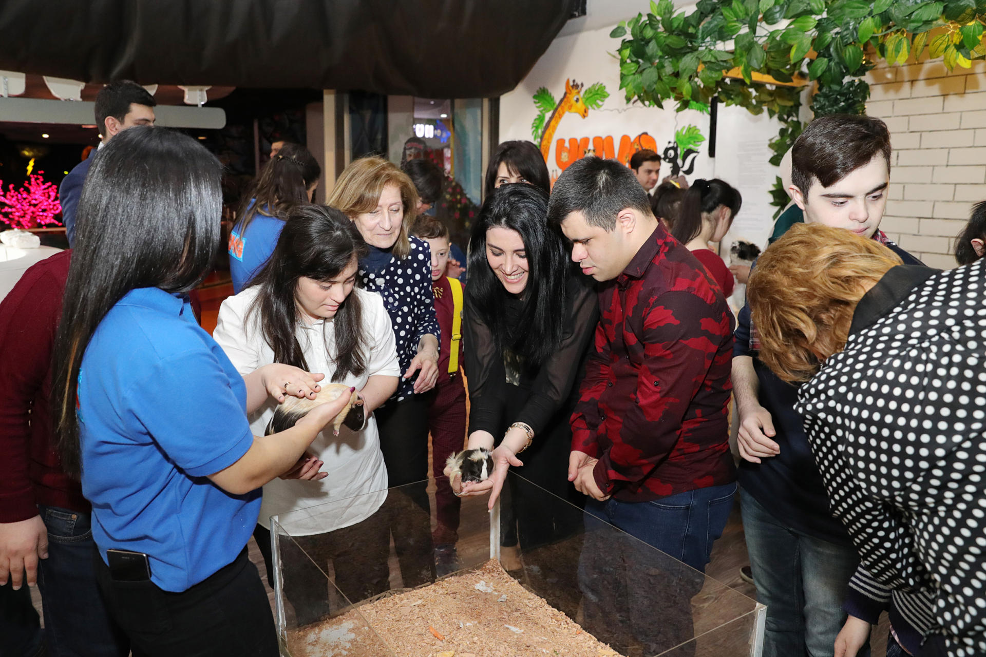 Leyla Əliyeva Heydər Əliyev Fondunun uşaqlar üçün təşkil etdiyi tədbirdə iştirak edib (FOTO)