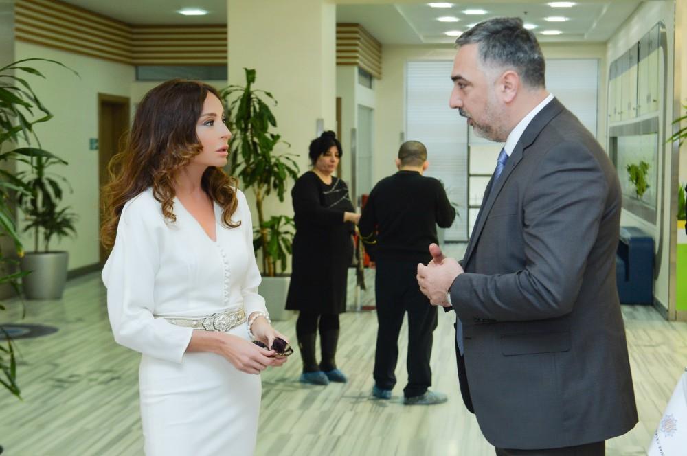 Birinci vitse-prezident Mehriban Əliyeva Talassemiya Mərkəzində olub (FOTO)
