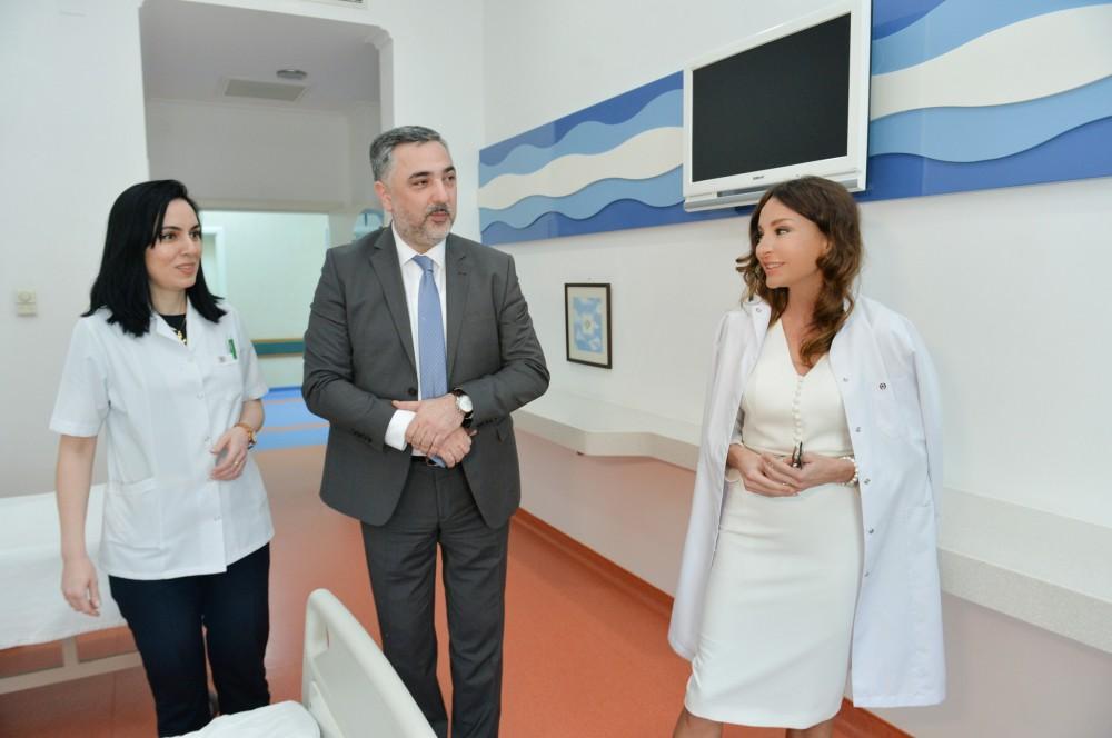 Birinci vitse-prezident Mehriban Əliyeva Talassemiya Mərkəzində olub (FOTO)
