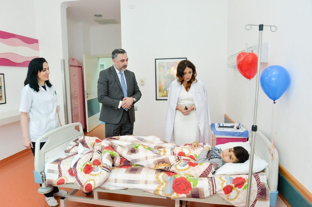 Birinci vitse-prezident Mehriban Əliyeva Talassemiya Mərkəzində olub (FOTO)