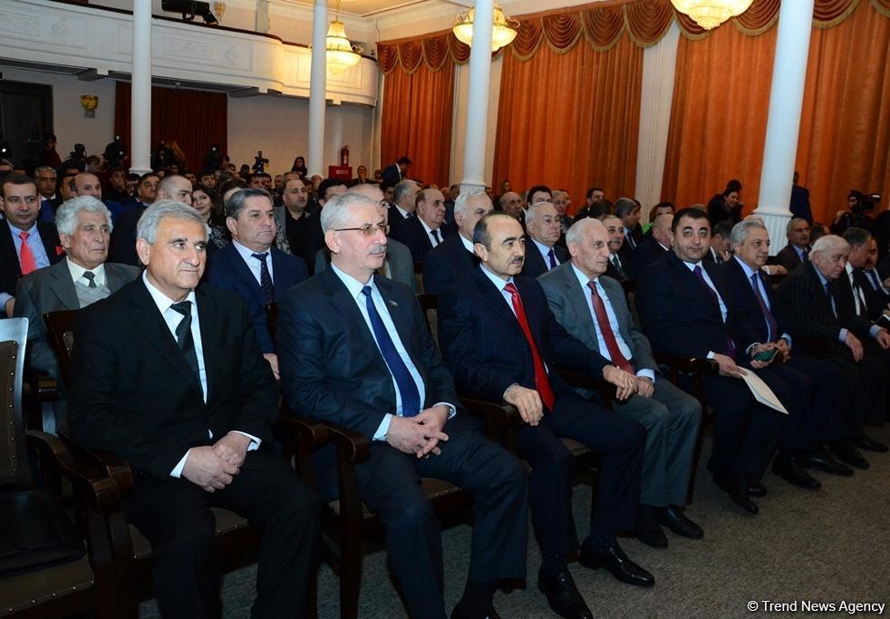 Azərbaycan jurnalistlərinin VII qurultayı keçirilib (FOTO) (YENİLƏNİB)