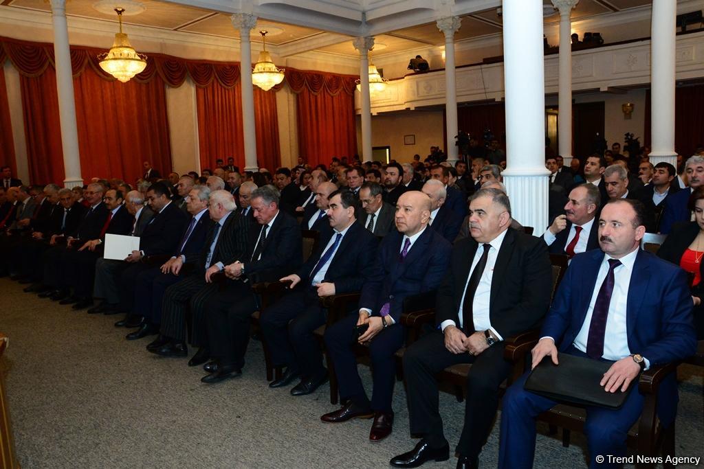 Azərbaycan jurnalistlərinin VII qurultayı keçirilib (FOTO) (YENİLƏNİB)