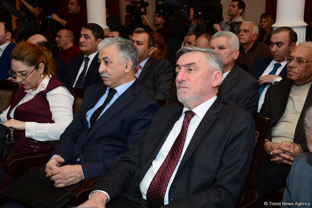 Azərbaycan jurnalistlərinin VII qurultayı keçirilib (FOTO) (YENİLƏNİB)