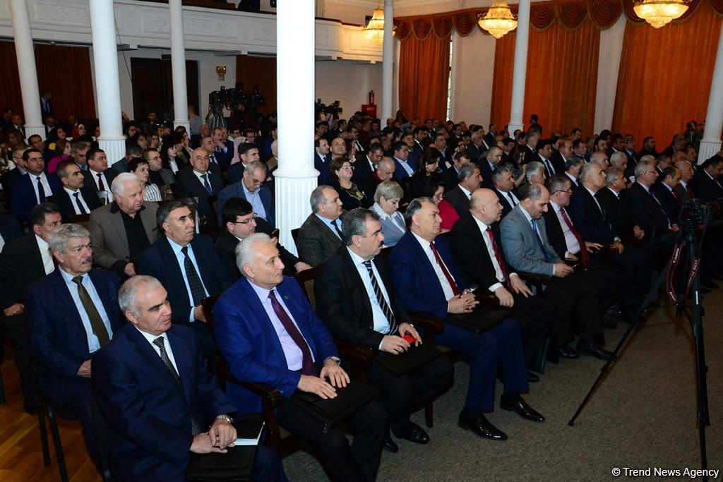 Azərbaycan jurnalistlərinin VII qurultayı keçirilib (FOTO) (YENİLƏNİB)