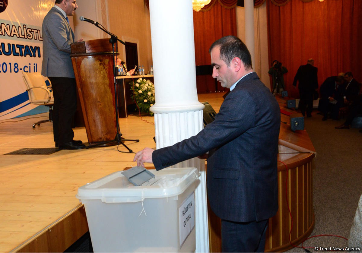 Mətbuat Şurasının İdarə Heyətinin tərkibi genişləndirildi (FOTO)