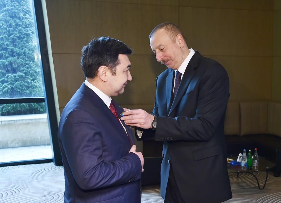 Prezident İlham Əliyev Beynəlxalq Türk Akademiyasının prezidenti Darxan Kıdırəliyə “Dostluq” ordeni təqdim edib (FOTO) (YENİLƏNİB)