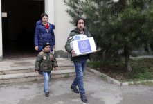 Heydər Əliyev Fondu tərəfindən aztəminatlı ailələrə Novruz sovqatları paylanılır (FOTO)