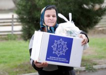 Heydər Əliyev Fondu tərəfindən aztəminatlı ailələrə Novruz sovqatları paylanılır (FOTO)