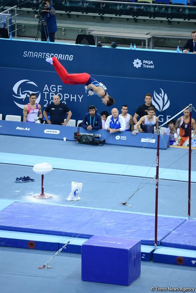 Niderland gimnastı Bakıda keçirilən Dünya Kubokunda qızıl medal qazanıb (FOTO)
