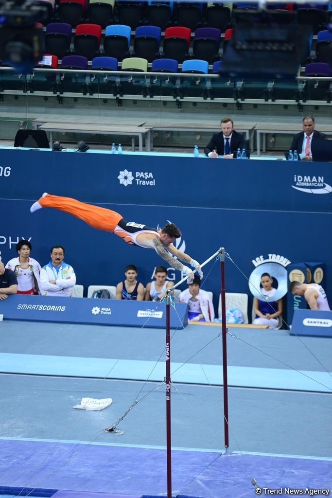 Niderland gimnastı Bakıda keçirilən Dünya Kubokunda qızıl medal qazanıb (FOTO)