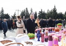 Prezident İlham Əliyev və birinci xanım Mehriban Əliyeva Novruz bayramı münasibətilə ümumxalq şənliyində iştirak ediblər (YENİLƏNİB-3) (FOTO)