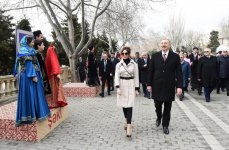 Prezident İlham Əliyev və birinci xanım Mehriban Əliyeva Novruz bayramı münasibətilə ümumxalq şənliyində iştirak ediblər (YENİLƏNİB-3) (FOTO)