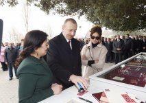 Prezident İlham Əliyev və birinci xanım Mehriban Əliyeva Novruz bayramı münasibətilə ümumxalq şənliyində iştirak ediblər (YENİLƏNİB-3) (FOTO)