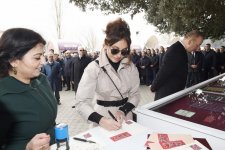 Prezident İlham Əliyev və birinci xanım Mehriban Əliyeva Novruz bayramı münasibətilə ümumxalq şənliyində iştirak ediblər (YENİLƏNİB-3) (FOTO)