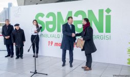 Heydər Əliyev Mərkəzinin parkında “Səməni” beynəlxalq sərgi-müsabiqəsi keçirilib (FOTO)