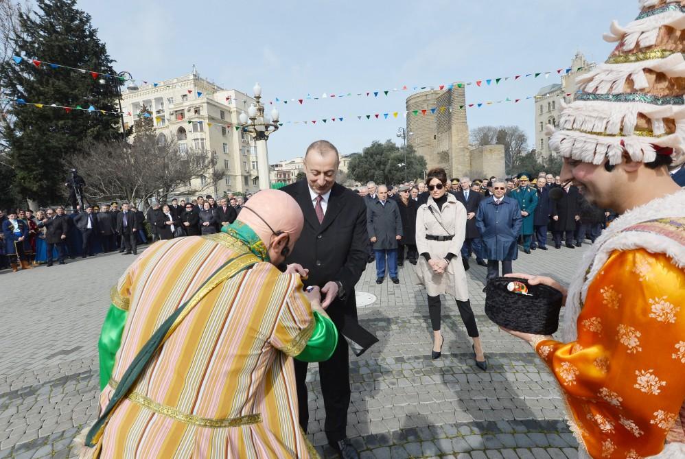 Prezident İlham Əliyev və birinci xanım Mehriban Əliyeva Novruz bayramı münasibətilə ümumxalq şənliyində iştirak ediblər (YENİLƏNİB-3) (FOTO)