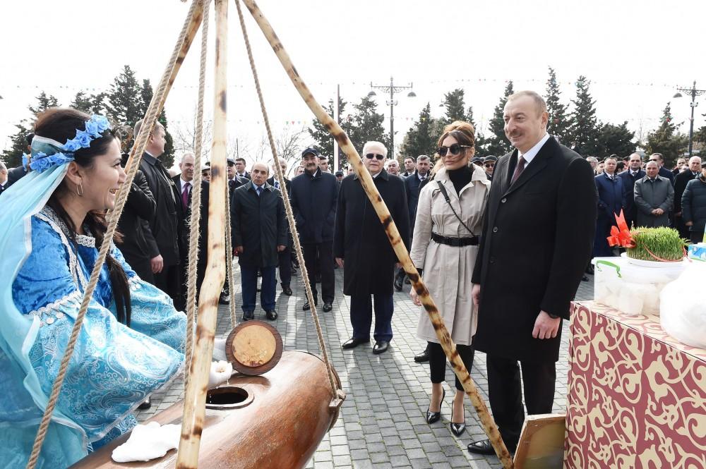 Prezident İlham Əliyev və birinci xanım Mehriban Əliyeva Novruz bayramı münasibətilə ümumxalq şənliyində iştirak ediblər (YENİLƏNİB-3) (FOTO)