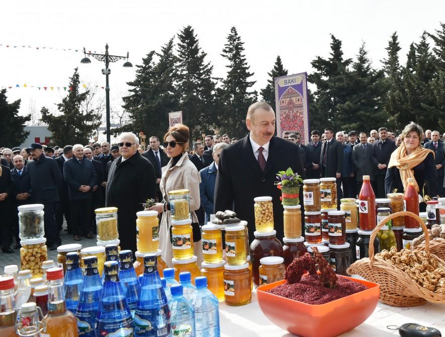 Prezident İlham Əliyev və birinci xanım Mehriban Əliyeva Novruz bayramı münasibətilə ümumxalq şənliyində iştirak ediblər (YENİLƏNİB-3) (FOTO)