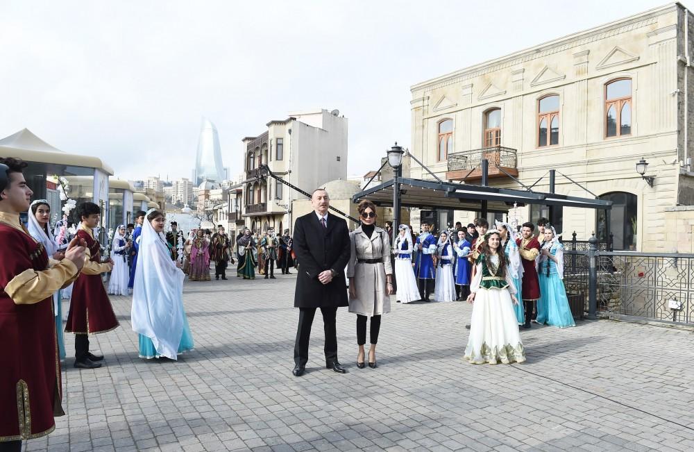 Prezident İlham Əliyev və birinci xanım Mehriban Əliyeva Novruz bayramı münasibətilə ümumxalq şənliyində iştirak ediblər (YENİLƏNİB-3) (FOTO)