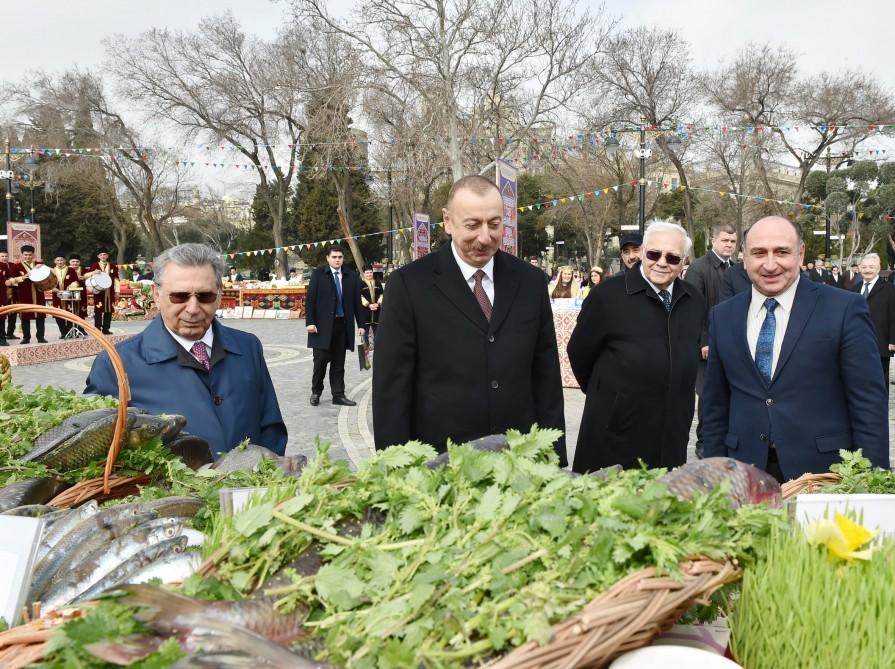 Prezident İlham Əliyev və birinci xanım Mehriban Əliyeva Novruz bayramı münasibətilə ümumxalq şənliyində iştirak ediblər (YENİLƏNİB-3) (FOTO)