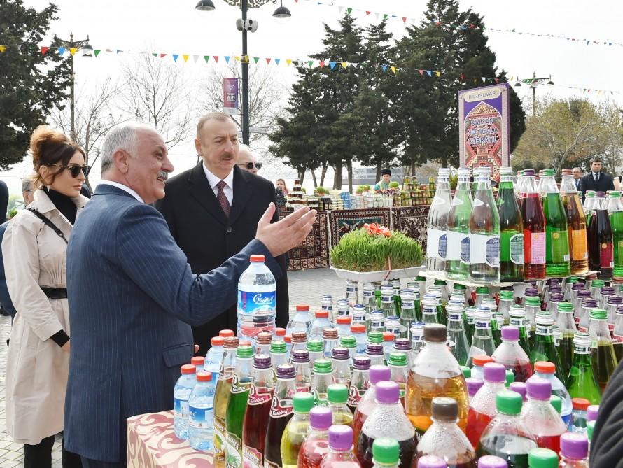 Prezident İlham Əliyev və birinci xanım Mehriban Əliyeva Novruz bayramı münasibətilə ümumxalq şənliyində iştirak ediblər (YENİLƏNİB-3) (FOTO)